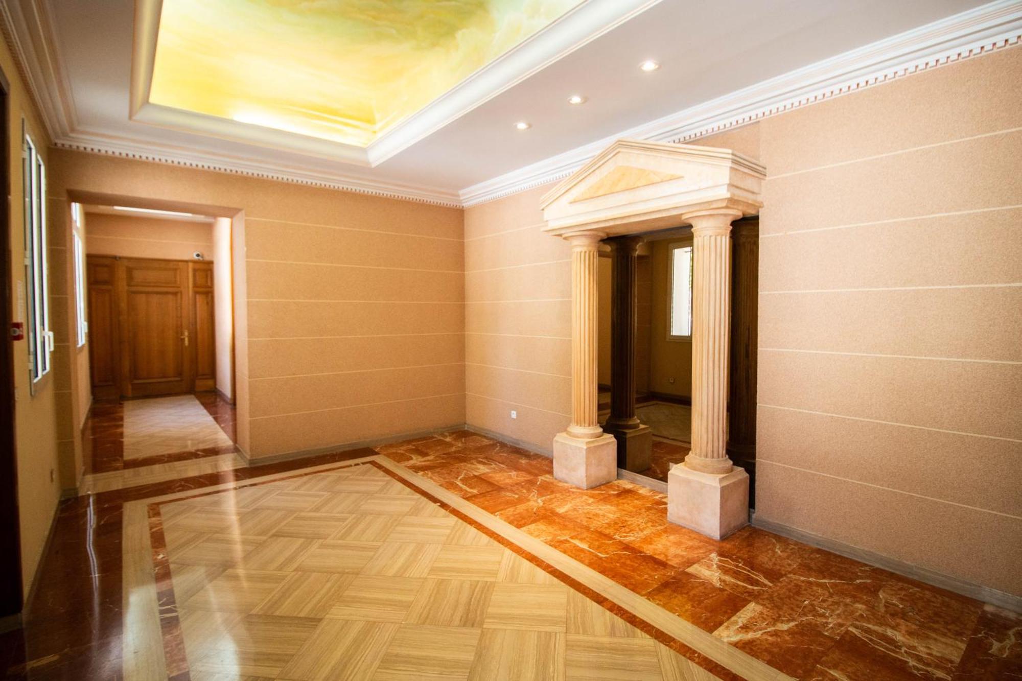Calme Absolu, Elegant Et Arbore Avec Piscine Cannes