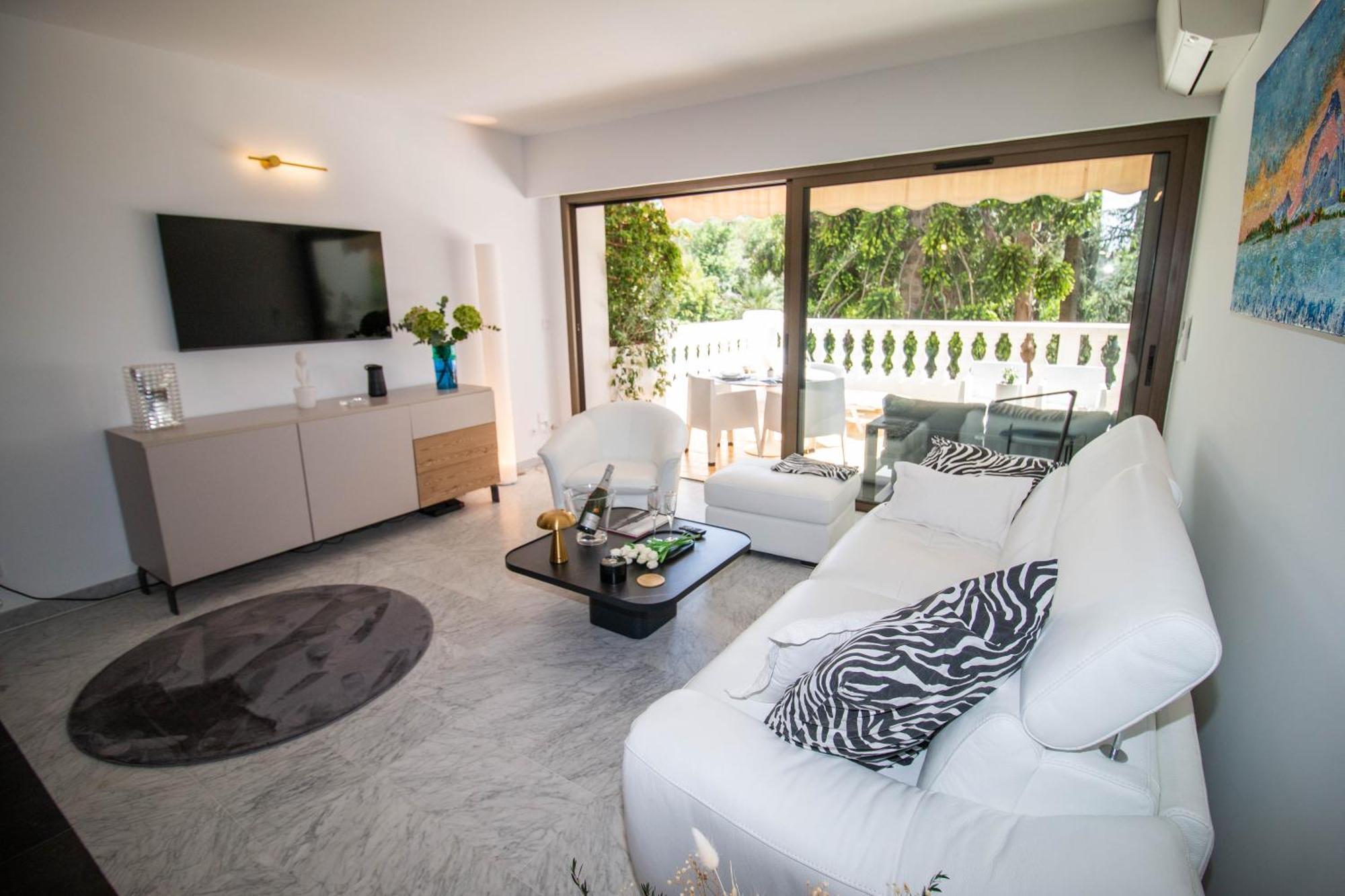 Calme Absolu, Elegant Et Arbore Avec Piscine Appartement *