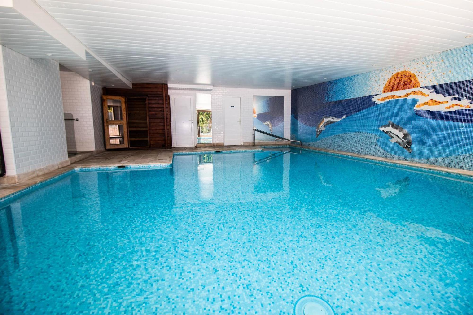 Calme Absolu, Elegant Et Arbore Avec Piscine Appartement Cannes