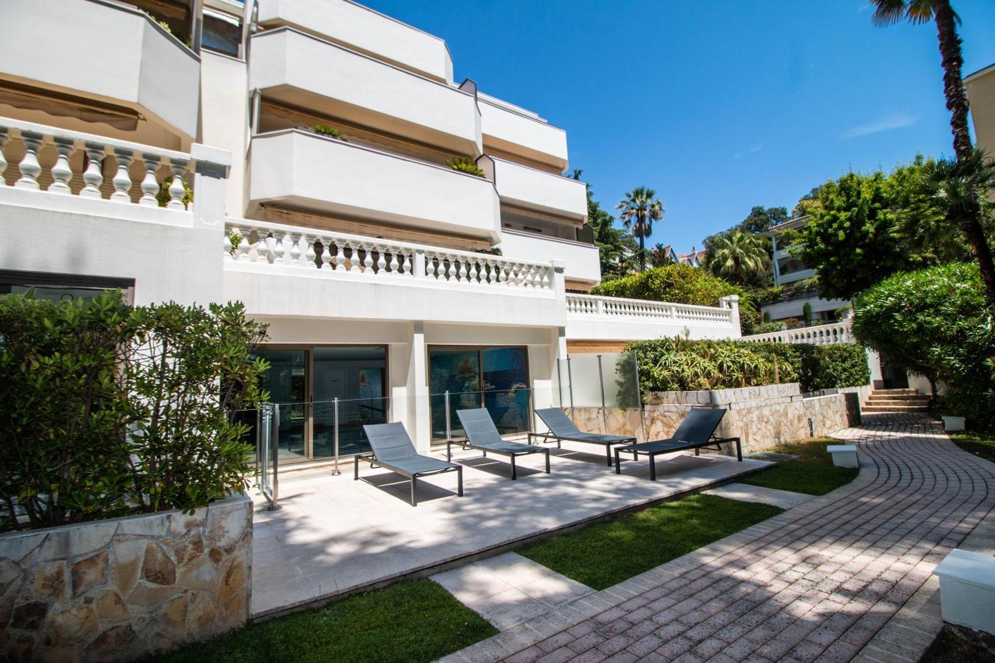Calme Absolu, Elegant Et Arbore Avec Piscine Appartement *