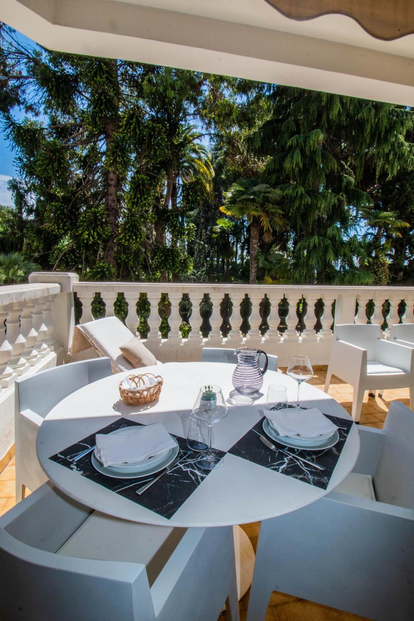 Calme Absolu, Elegant Et Arbore Avec Piscine * Cannes