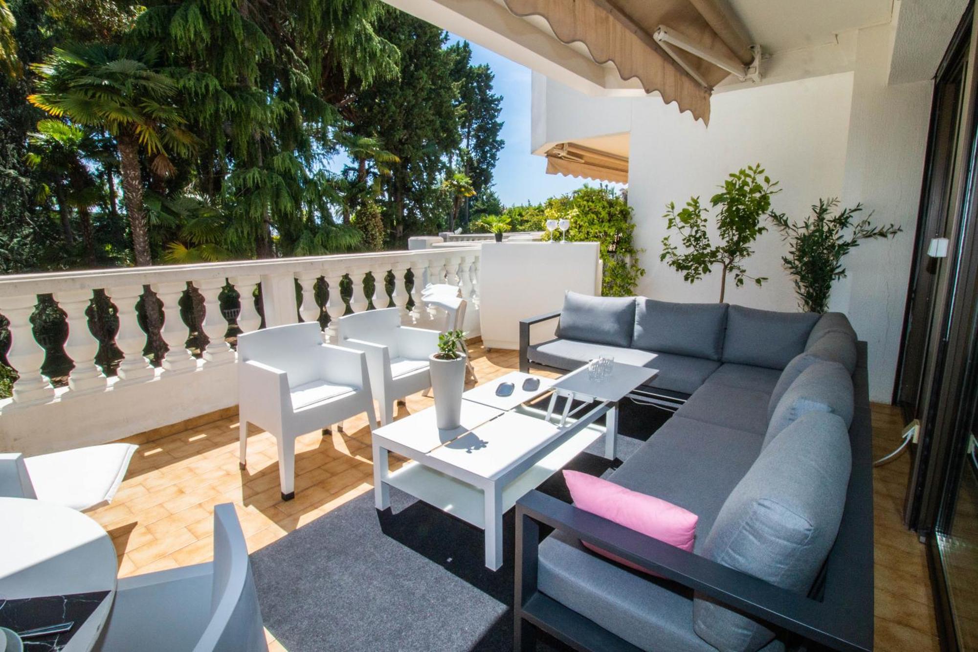 Calme Absolu, Elegant Et Arbore Avec Piscine Appartement *