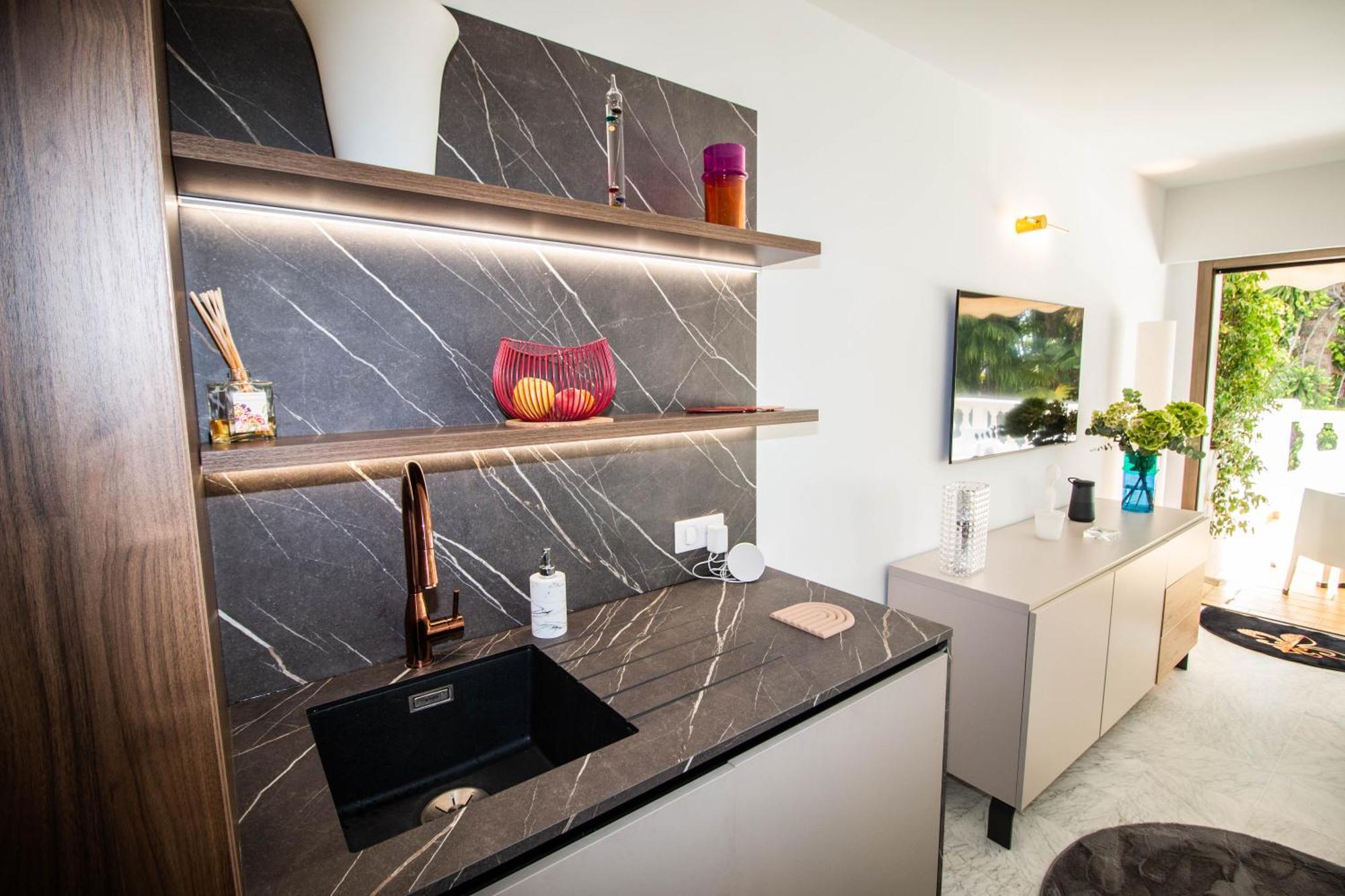 Calme Absolu, Elegant Et Arbore Avec Piscine Appartement Cannes
