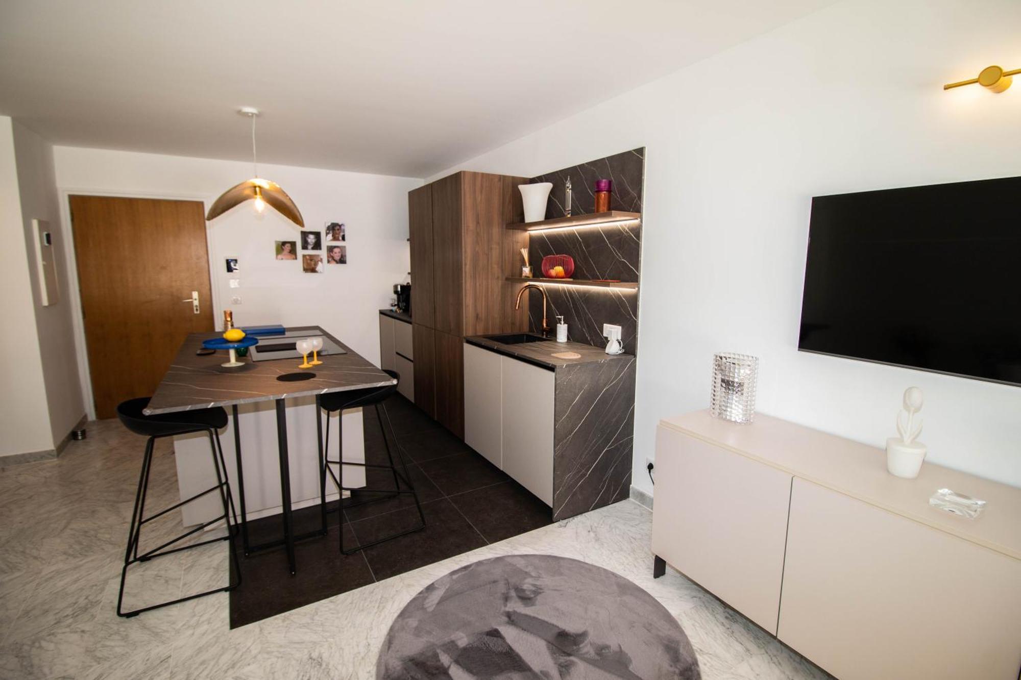 Calme Absolu, Elegant Et Arbore Avec Piscine Appartement *