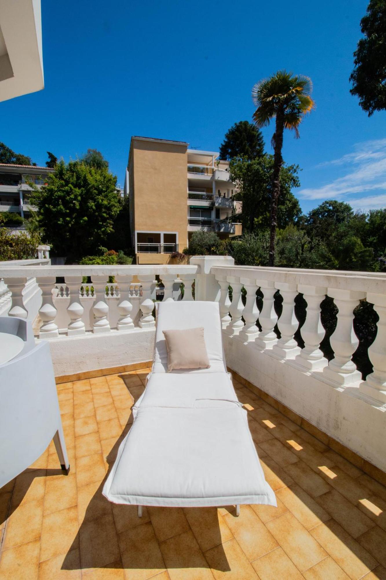 Appartement Calme Absolu, Elegant Et Arbore Avec Piscine Cannes