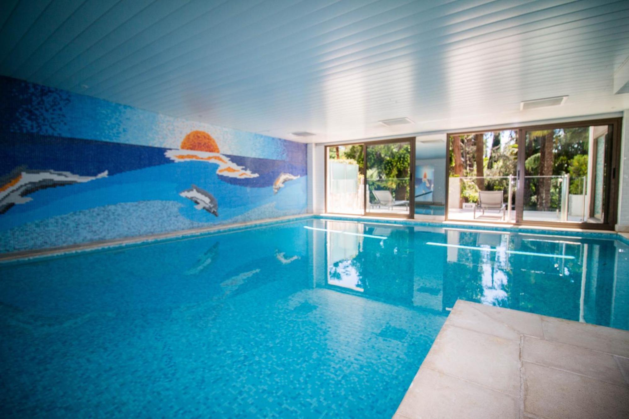 Calme Absolu, Elegant Et Arbore Avec Piscine *